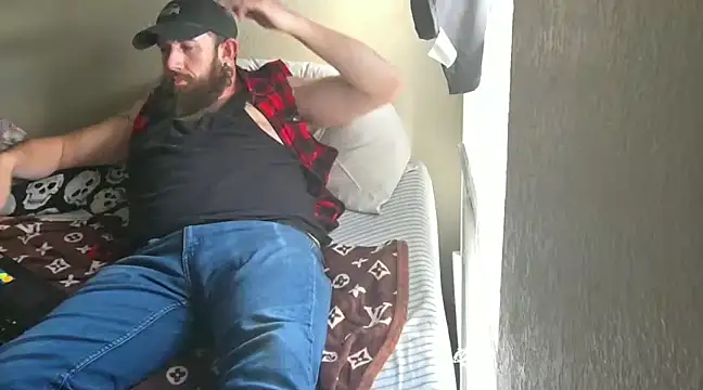 Snapshot of StruggleSnuggles chatting on December 31, 2024, 12:00 am StruggleSnuggles online show from December 31, 2024, 12:00 am