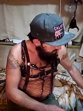 Snapshot of StruggleSnuggles chatting on October 29, 2025, 8:38 am StruggleSnuggles online show from October 29, 2025, 8:38 am