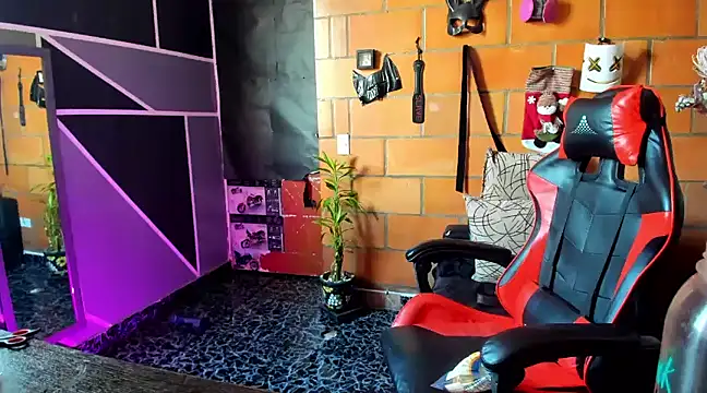 Adam Valenciia online show from February 2, 2025, 3:39 pm