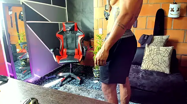 Adam Valenciia online show from March 2, 2025, 7:02 pm