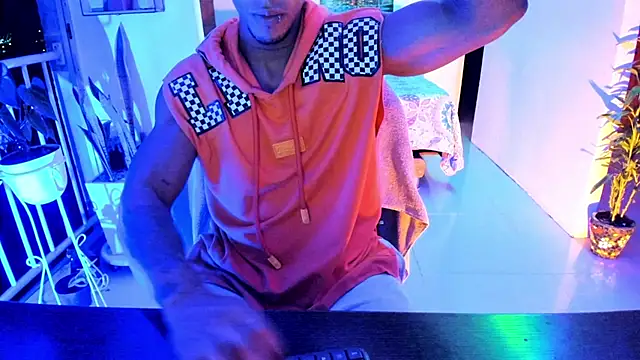 Adam Valenciia online show from November 7, 2025, 4:45 am