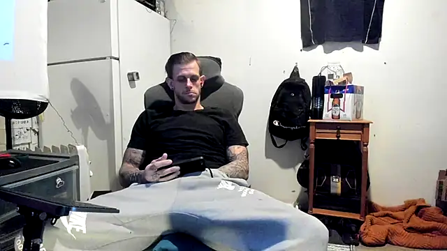 JamesMichael88 online show from March 19, 2025, 2:13 pm