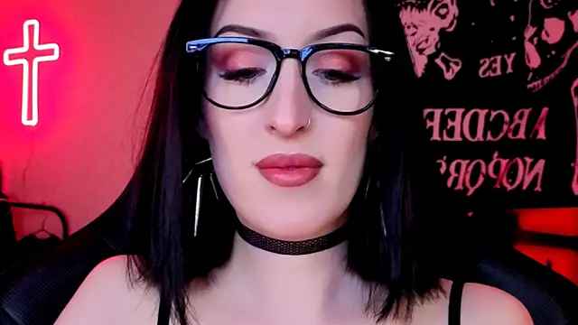 Miss Alice   online show from May 19, 2026, 1:11 am