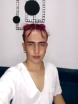 Lian Noath online show from February 26, 2025, 11:04 pm