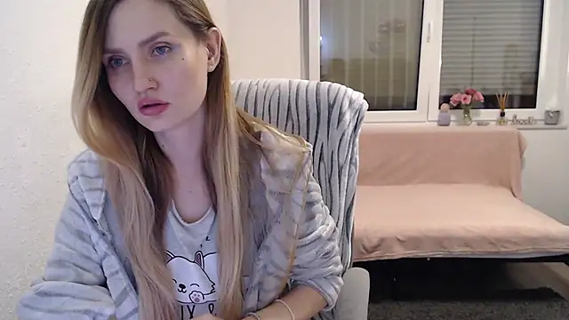 florianikaa online show from January 30, 2025, 9:25 pm