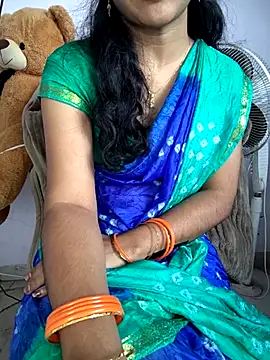 lovelygirl4567 online show from November 15, 2025, 4:32 am