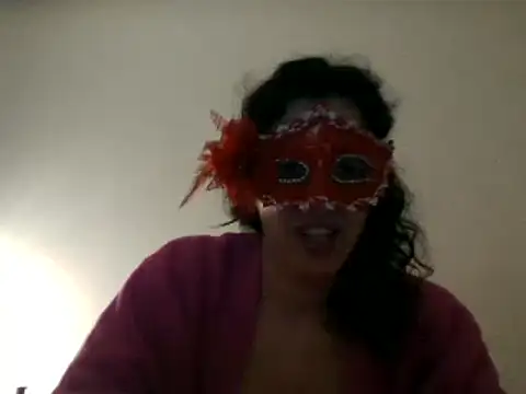 couple-tuga online show from February 26, 2025, 9:37 pm