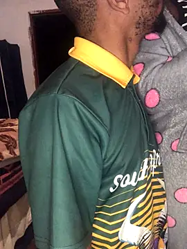 Snapshot of MKbesxxx chatting on November 16, 2025, 8:36 pm MKbesxxx online show from November 16, 2025, 8:36 pm