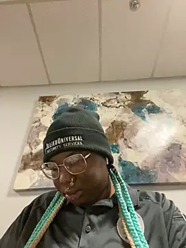 Snapshot of DamnBubbles chatting on January 19, 2025, 12:06 am DamnBubbles online show from January 19, 2025, 12:06 am