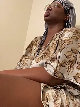 Snapshot of DamnBubbles chatting on March 20, 2025, 4:51 am DamnBubbles online show from March 20, 2025, 4:51 am