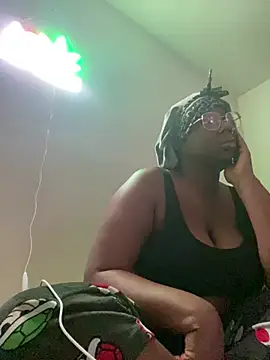 Snapshot of DamnBubbles chatting on January 13, 2026, 1:11 am DamnBubbles online show from January 13, 2026, 1:11 am