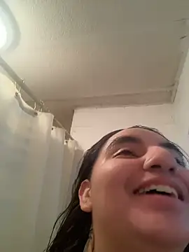 mamifresita online show from November 19, 2025, 11:16 pm