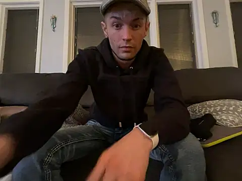 Trystan Spellman online show from April 5, 2026, 6:43 am