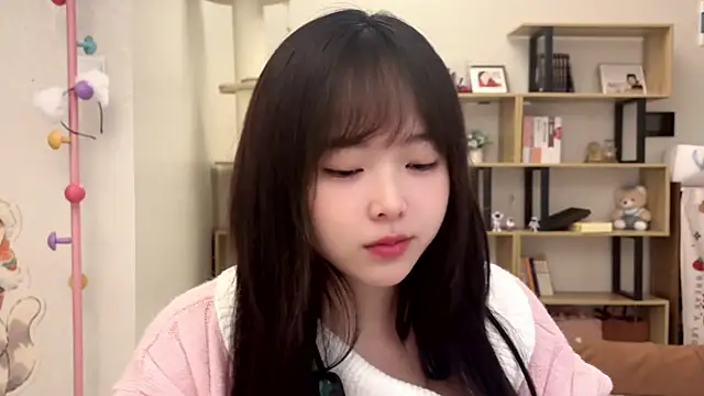 Chenjing0 online show from November 1, 2025, 2:57 am