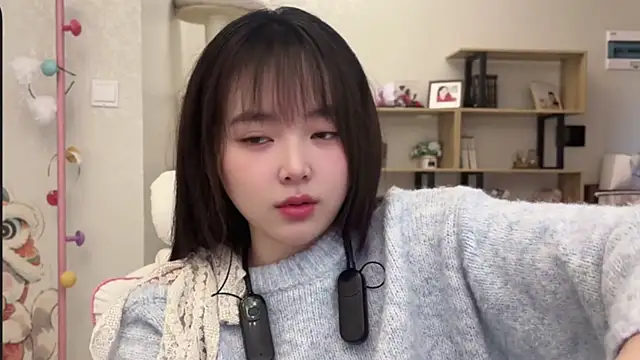 Chenjing0 online show from December 16, 2025, 4:17 am