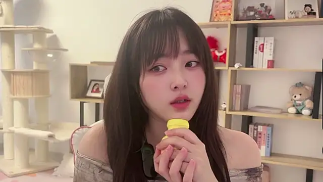 Chenjing0 online show from March 21, 2026, 12:54 pm