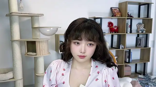 Chenjing0 online show from April 22, 2026, 1:34 pm