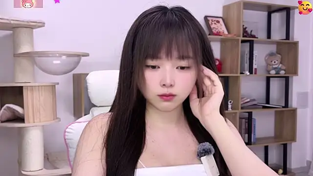 Chenjing0 online show from June 12, 2026, 12:37 pm