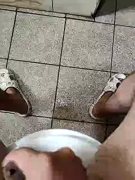 Snapshot of dreamers_dick chatting on January 15, 2025, 2:49 am dreamers dick online show from January 15, 2025, 2:49 am