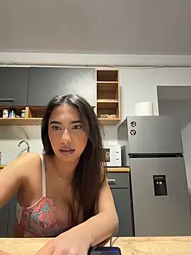 miaceleste online show from November 1, 2025, 6:32 pm