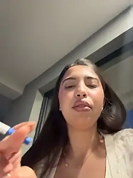 miaceleste online show from May 6, 2026, 6:02 pm