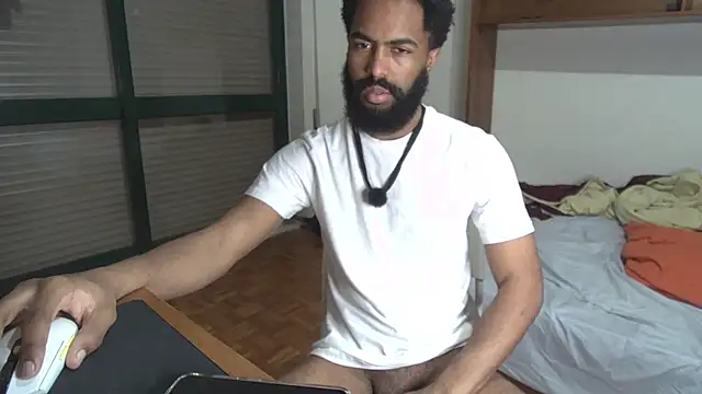Snapshot of kevi_cocks chatting on April 28, 2026, 5:40 pm kevi cocks online show from April 28, 2026, 5:40 pm