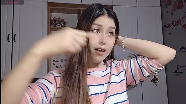 Lucky-xiuxiu online show from February 22, 2025, 12:05 am