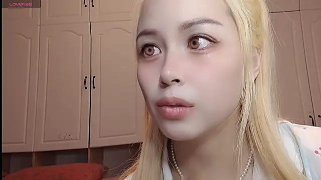 Lucky-xiuxiu online show from February 25, 2025, 6:47 am