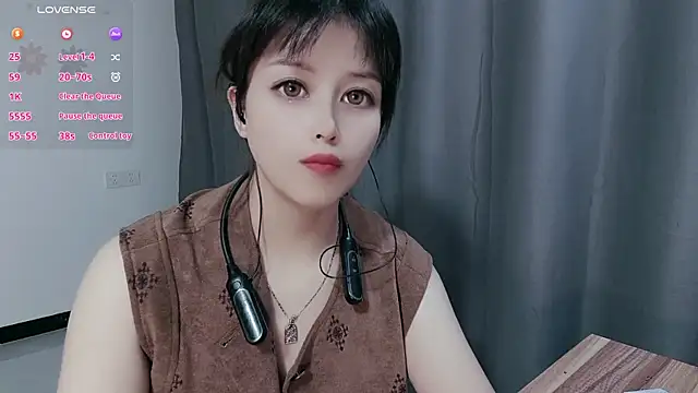 Lucky-xiuxiu online show from October 17, 2025, 1:14 pm