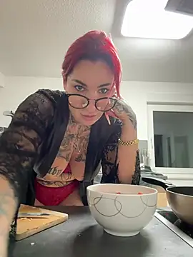 Snapshot of Mia-Fuchs chatting on January 6, 2025, 2:37 am Mia-Fuchs online show from January 6, 2025, 2:37 am