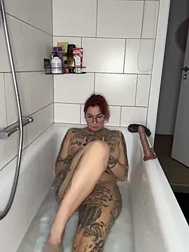 Snapshot of Mia-Fuchs chatting on January 14, 2025, 10:44 pm Mia-Fuchs online show from January 14, 2025, 10:44 pm