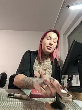 Snapshot of Mia-Fuchs chatting on February 17, 2025, 5:14 am Mia-Fuchs online show from February 17, 2025, 5:14 am