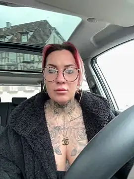 Snapshot of Mia-Fuchs chatting on March 10, 2025, 11:21 am Mia-Fuchs online show from March 10, 2025, 11:21 am