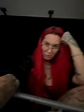 Snapshot of Mia-Fuchs chatting on September 19, 2025, 2:57 am Mia-Fuchs online show from September 19, 2025, 2:57 am