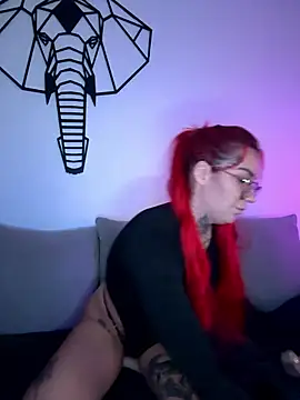 Snapshot of Mia-Fuchs chatting on September 29, 2025, 5:34 am Mia-Fuchs online show from September 29, 2025, 5:34 am