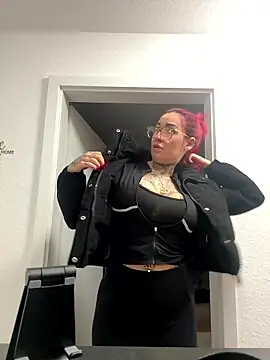 Snapshot of Mia-Fuchs chatting on January 7, 2026, 12:51 pm Mia-Fuchs online show from January 7, 2026, 12:51 pm