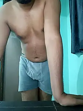 Snapshot of Desi_Heat chatting on January 1, 2025, 4:29 pm Desi Heat online show from January 1, 2025, 4:29 pm