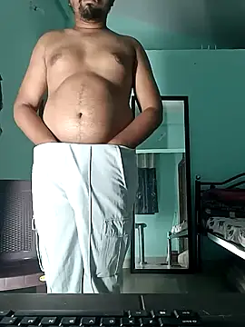 Snapshot of Desi_Heat chatting on January 4, 2025, 2:25 pm Desi Heat online show from January 4, 2025, 2:25 pm