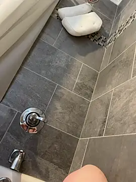 Ucsamiam online show from April 7, 2026, 4:24 am