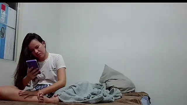 camillebr online show from January 27, 2025, 2:42 am