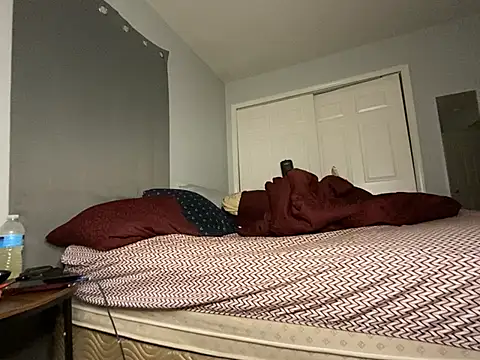 Yoshibaby2670 online show from March 12, 2025, 11:53 am