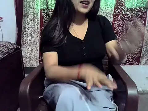 SIYA MAVI online show from April 13, 2026, 8:20 am