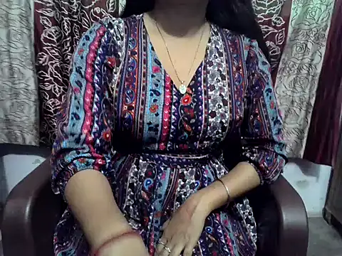 SIYA MAVI online show from April 24, 2026, 2:03 am