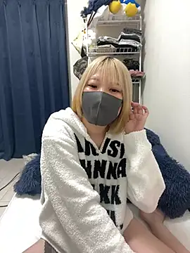 Hikaru-chan online show from March 13, 2025, 7:06 pm