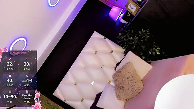 Diva Smith02 online show from April 6, 2026, 10:27 am