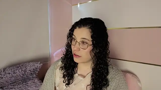 Charlotte  Miller online show from November 10, 2025, 11:42 am