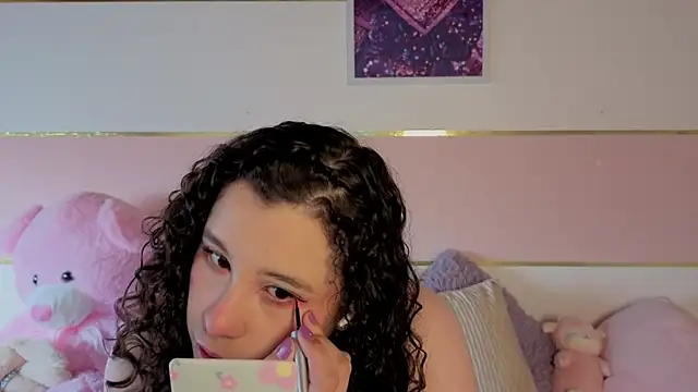 Charlotte  Miller online show from December 1, 2025, 12:10 pm