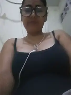 Snapshot of acuarela chatting on January 10, 2025, 5:26 am acuarela online show from January 10, 2025, 5:26 am