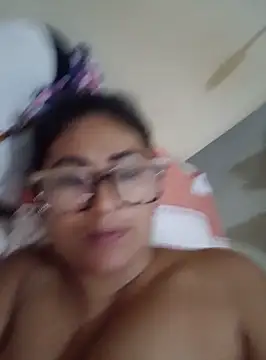 Snapshot of acuarela chatting on February 3, 2025, 5:51 am acuarela online show from February 3, 2025, 5:51 am