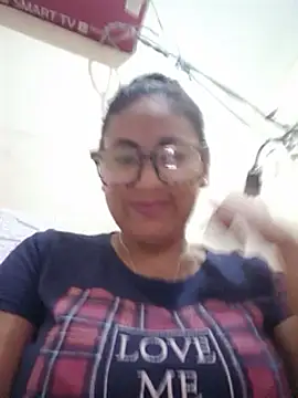 Snapshot of acuarela chatting on February 18, 2025, 9:42 pm acuarela online show from February 18, 2025, 9:42 pm